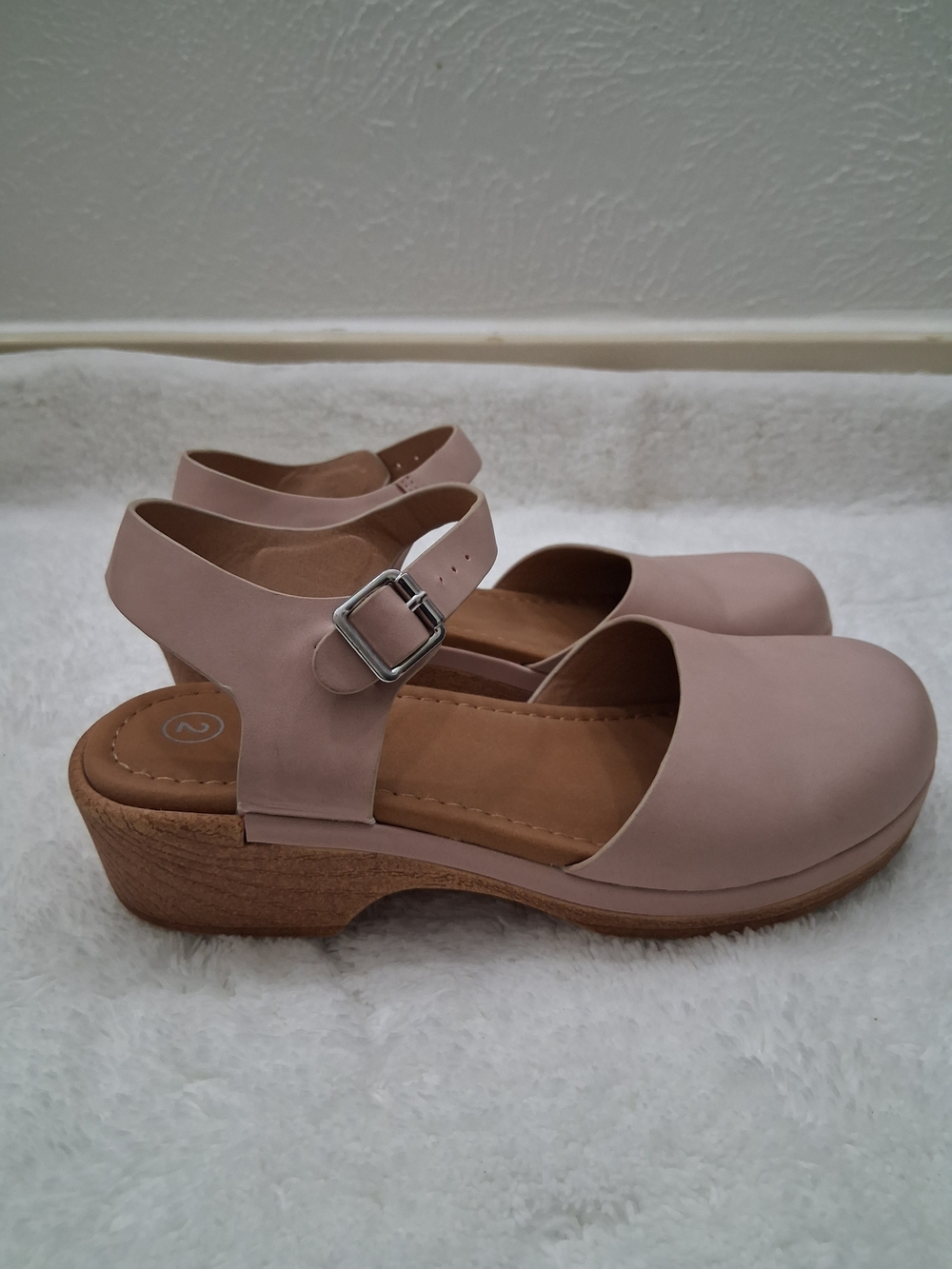 Art Class Women’s Blush Pink Closed-Toe Ankle Strap Clogs - Picture 2 of 4